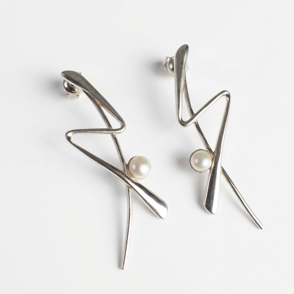 Minimalist River Pearl Earrings Silver 950